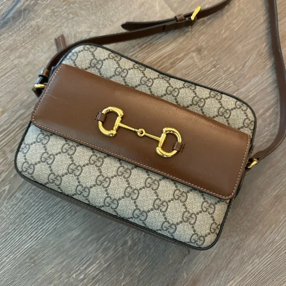 GUCCI 1955 Small Horsebit GG Supreme Crossbody Bag - Picture 3 of 16